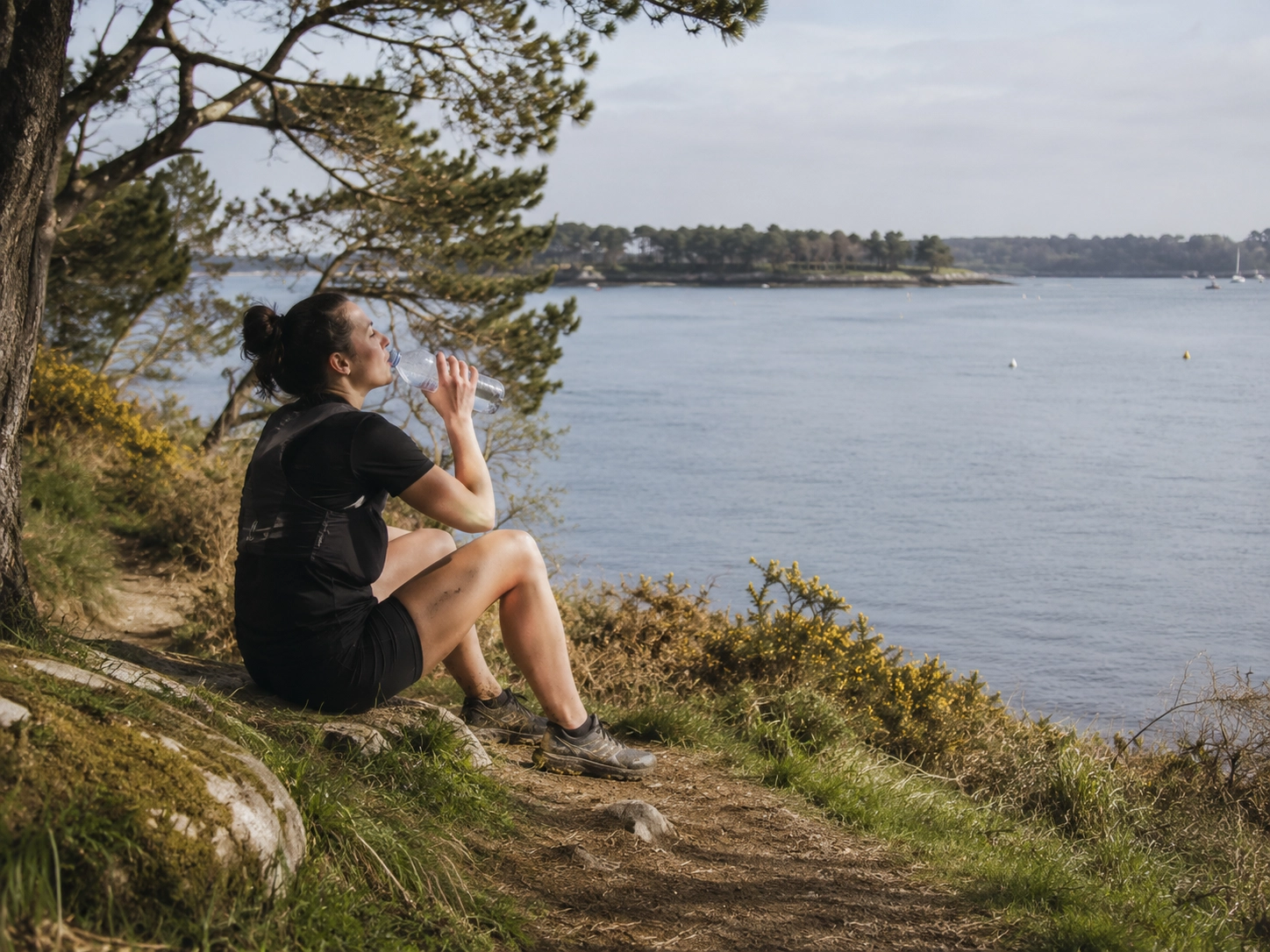 Récupération après un trail dans le Morbihan avec marche et hydratation